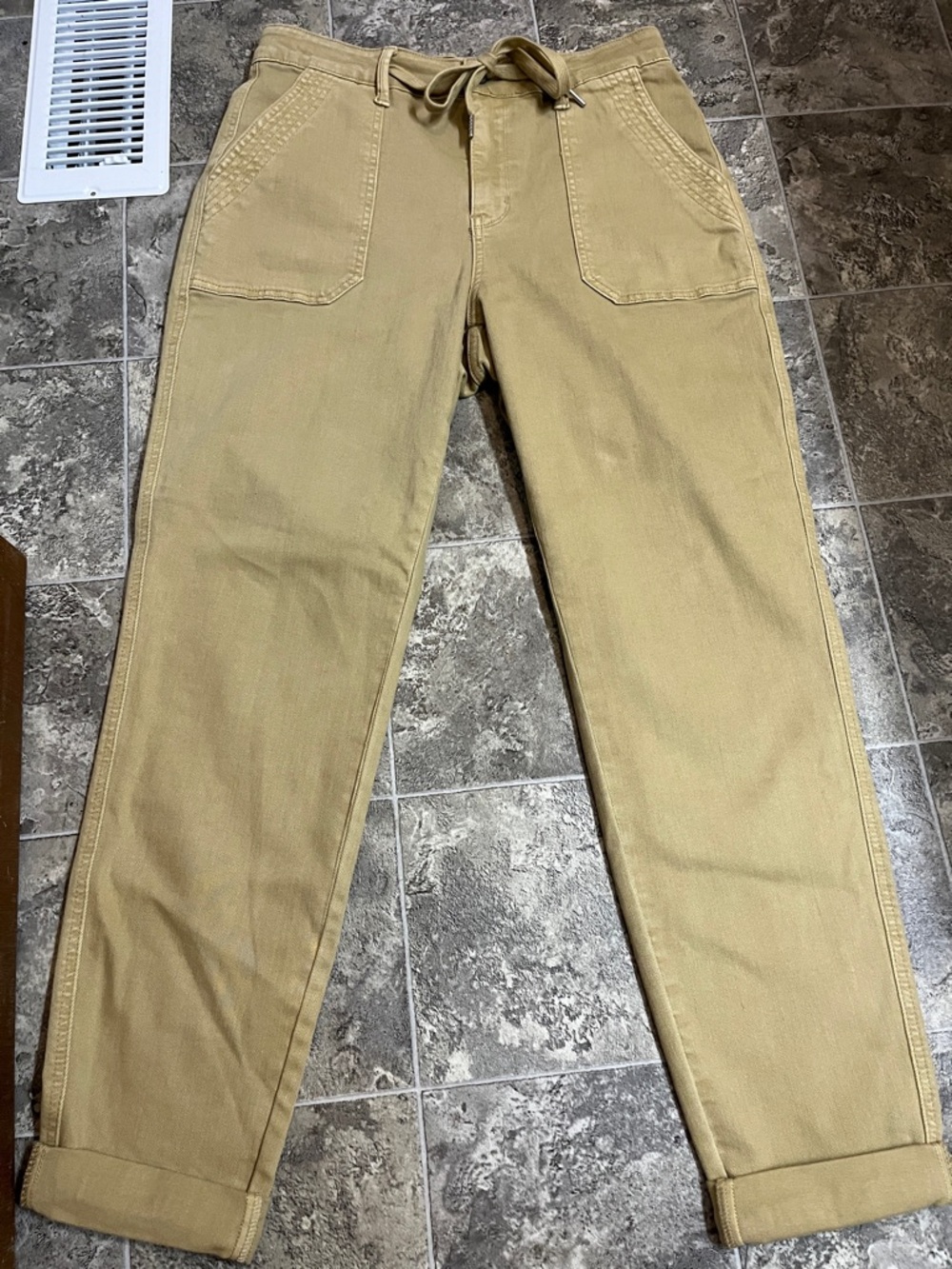 NWOT Judy Blue Tan Khaki Jeans Drawstring Belt Loops Cuffed Hem Size 9/10